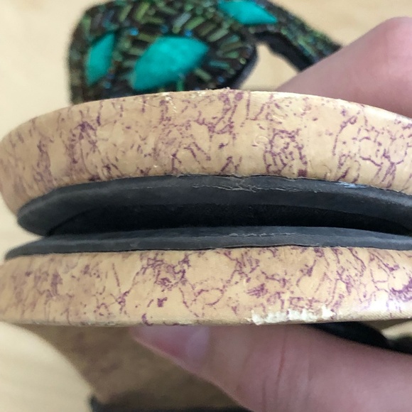 Kenneth Cole Reaction Wedge Sandals - Picture 16 of 16